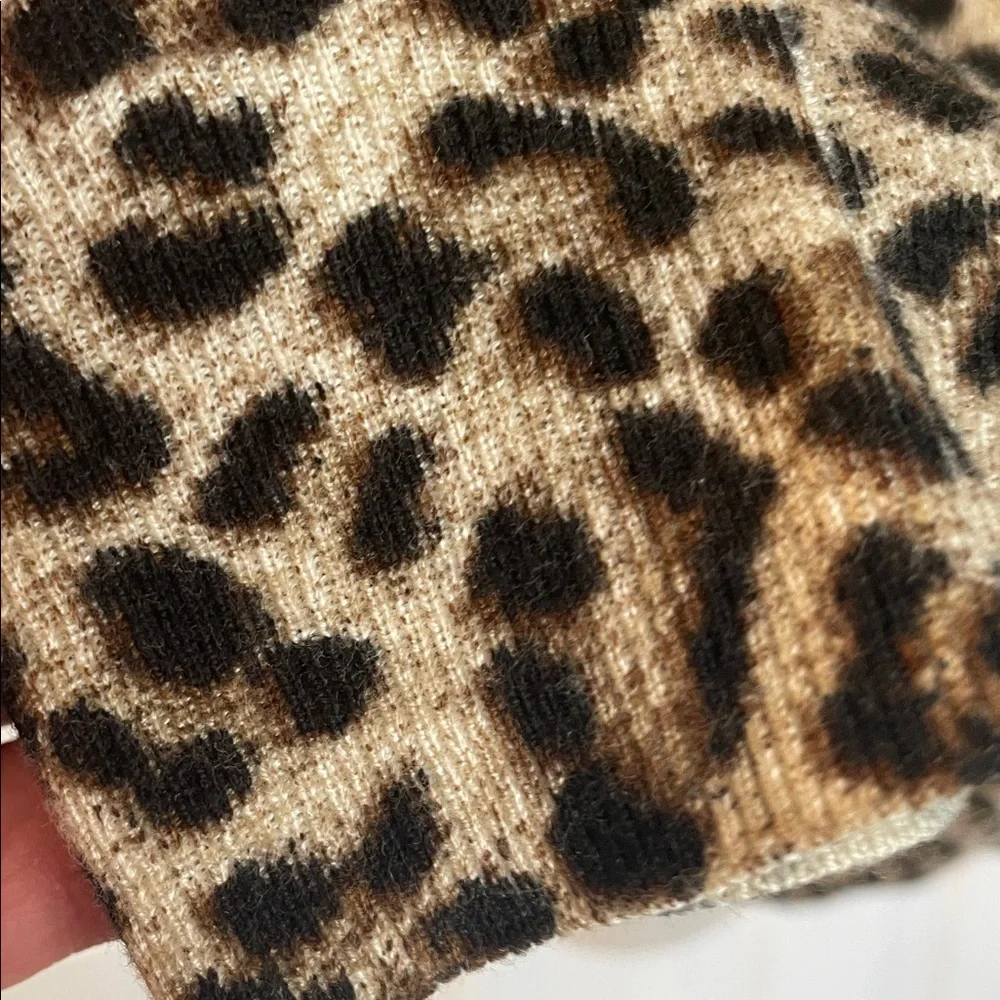 MICHAEL KORS ANIMAL PRINT LONG SLEEVE LONG CARDIGAN WITH LOGO ZIPS & BUTTONS M